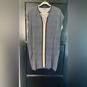 Vince, 100% silk, shift dress. Size M.